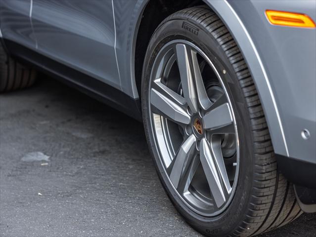 2026 Porsche Cayenne E-Hybrid Unknown