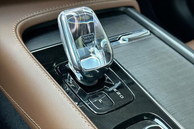 2023 Volvo XC90 Recharge T8 Ultimate Bright Theme 7-Seater