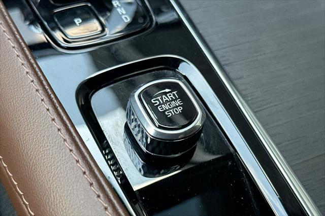 2023 Volvo XC90 Recharge T8 Ultimate Bright Theme 7-Seater