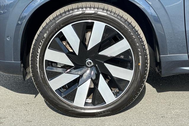 2023 Volvo XC90 Recharge T8 Ultimate Bright Theme 7-Seater
