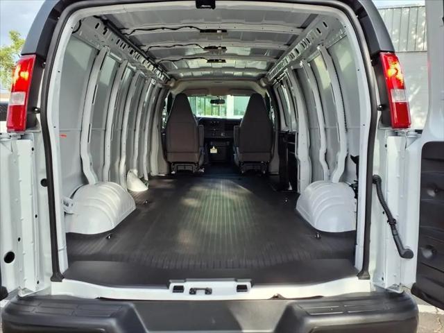 2026 Chevrolet Express Cargo Van 2500 Extended Wheelbase, WT, RWD