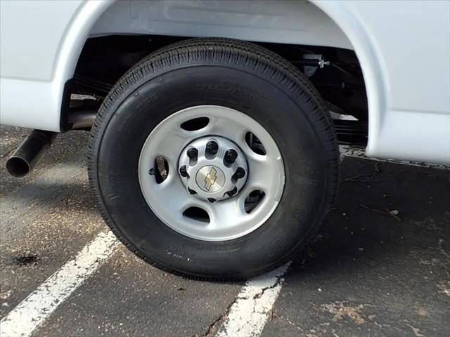 2026 Chevrolet Express Cargo Van 2500 Extended Wheelbase, WT, RWD