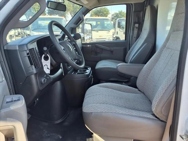 2025 Chevrolet Express Cutaway Work Van
