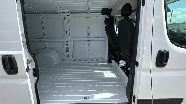 2026 Ram ProMaster Cargo Van Tradesman Low Roof 136" WB w/Pass Seat