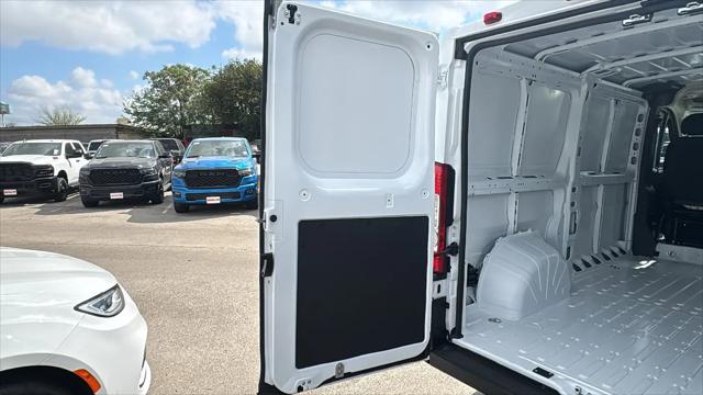 2026 Ram ProMaster Cargo Van Tradesman Low Roof 136" WB w/Pass Seat