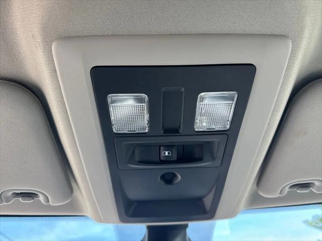 2023 Ram 1500 Classic SLT Crew Cab 4x4 5'7" Box