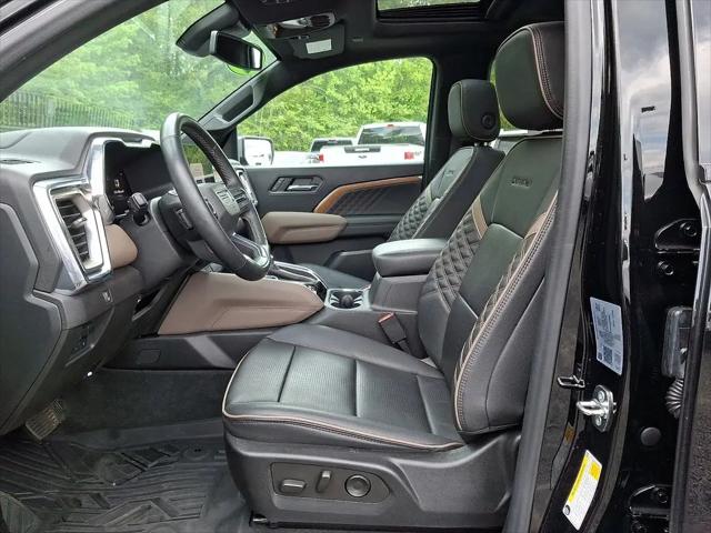 2023 GMC Canyon 4WD Crew Cab Short Box Denali