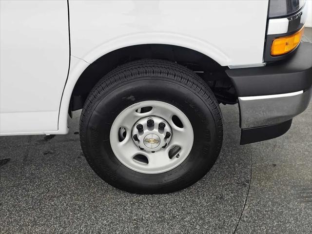 2026 Chevrolet Express Cargo Van 2500 Extended Wheelbase, WT, RWD