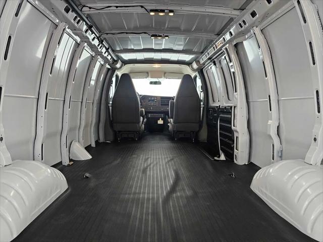 2026 Chevrolet Express Cargo Van 2500 Extended Wheelbase, WT, RWD