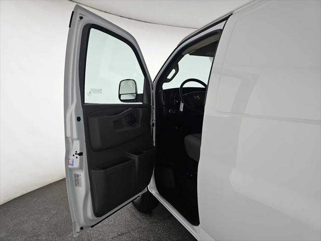 2026 Chevrolet Express Cargo Van 2500 Extended Wheelbase, WT, RWD