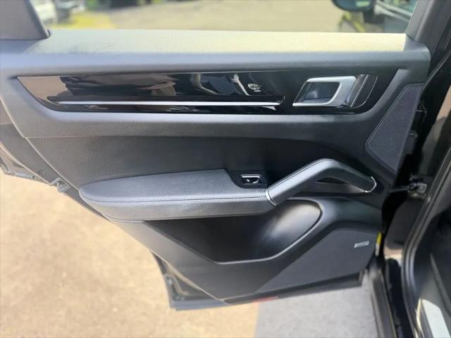 2022 Porsche Cayenne Platinum Edition