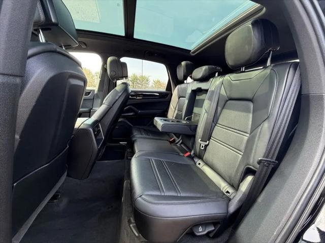 2022 Porsche Cayenne Platinum Edition