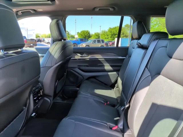 2026 Jeep Grand Cherokee L Altitude 4x4