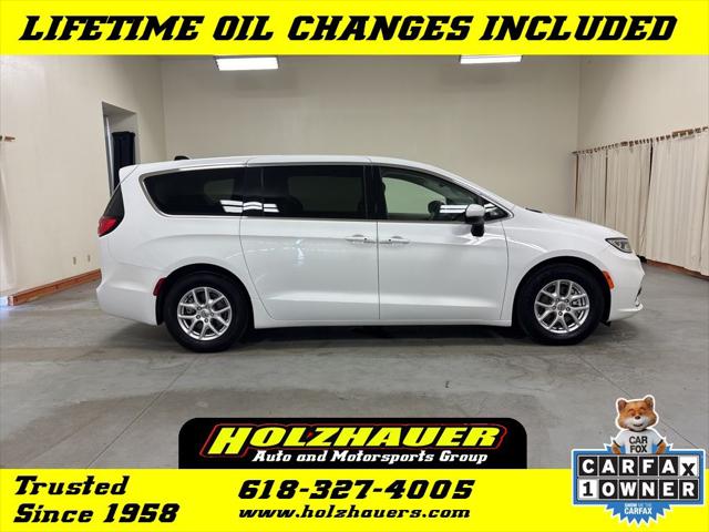 2023 Chrysler Pacifica Touring L for sale in Nashville, IL