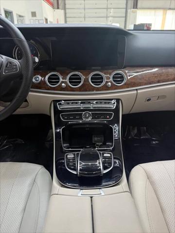 2017 Mercedes-Benz E-CLASS E 300 E 300