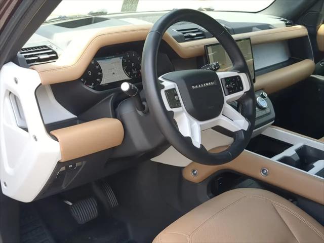 2025 Land Rover Defender 130 P400 X-Dynamic SE