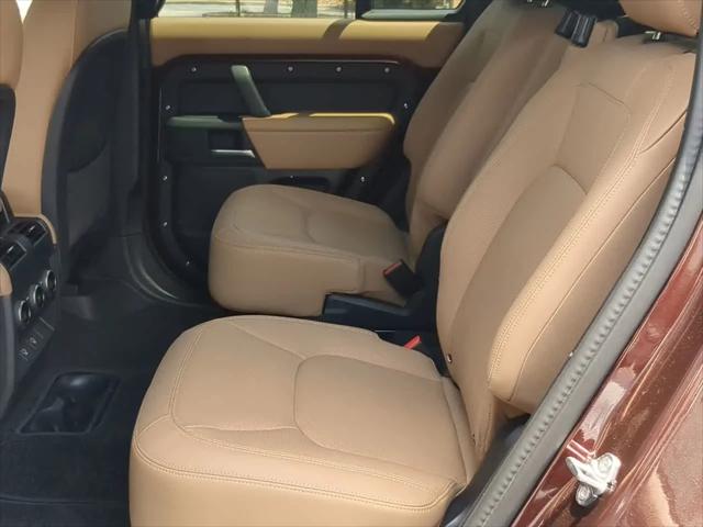 2025 Land Rover Defender 130 P400 X-Dynamic SE