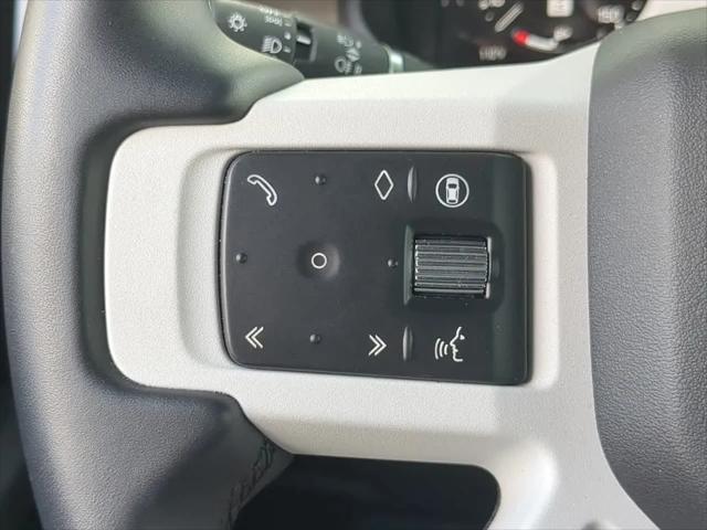 2025 Land Rover Defender 130 P400 X-Dynamic SE