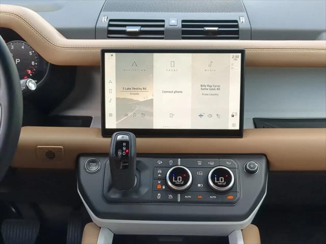 2025 Land Rover Defender 130 P400 X-Dynamic SE