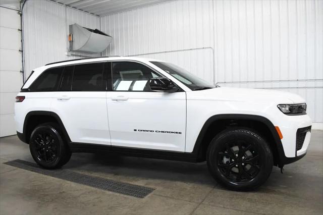 2026 Jeep Grand Cherokee Altitude 4x4