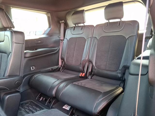 2025 Jeep Grand Cherokee L Altitude 4x4