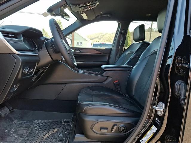 2025 Jeep Grand Cherokee L Altitude 4x4