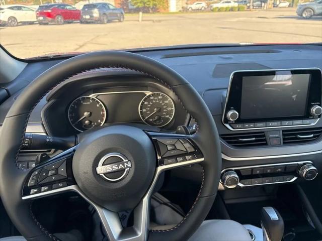 2025 Nissan Altima SR FWD