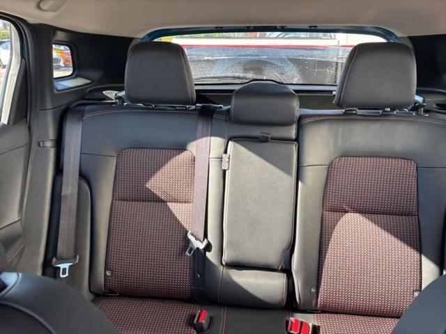 2025 Nissan Kicks SR FWD