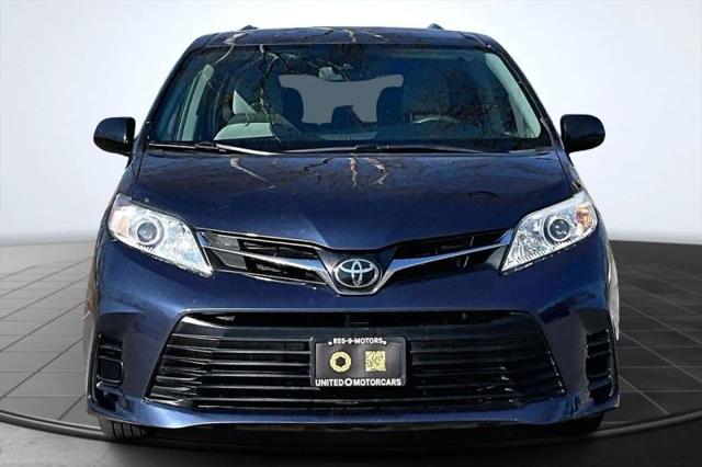 2019 Toyota Sienna LE 8 Passenger