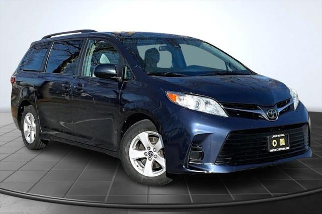 2019 Toyota Sienna LE 8 Passenger