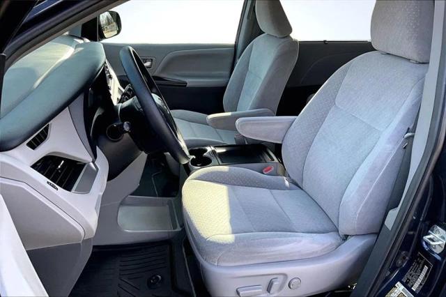 2019 Toyota Sienna LE 8 Passenger