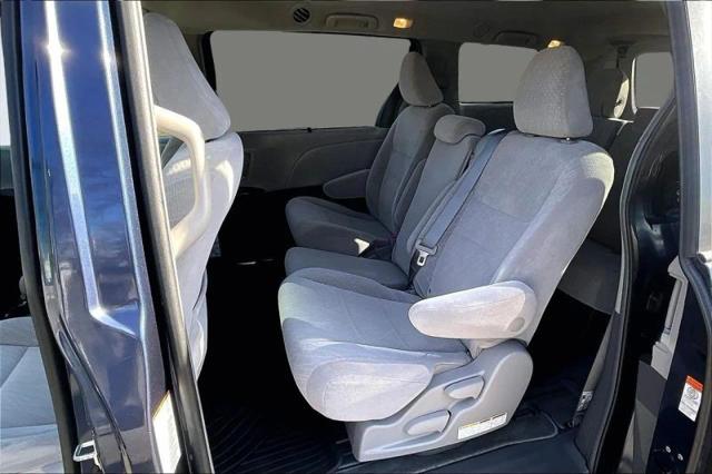 2019 Toyota Sienna LE 8 Passenger