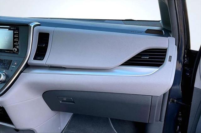 2019 Toyota Sienna LE 8 Passenger