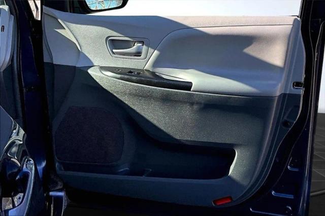 2019 Toyota Sienna LE 8 Passenger