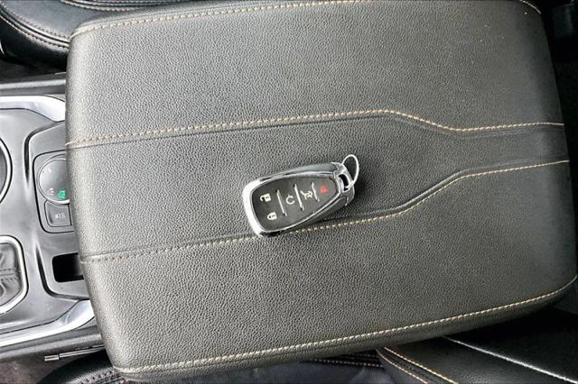 2020 Chevrolet Traverse AWD LT Cloth