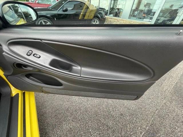 2003 Ford Mustang Mach 1