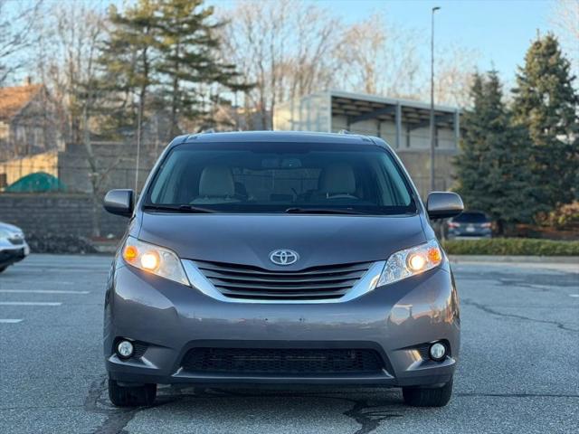 2011 Toyota Sienna XLE V6