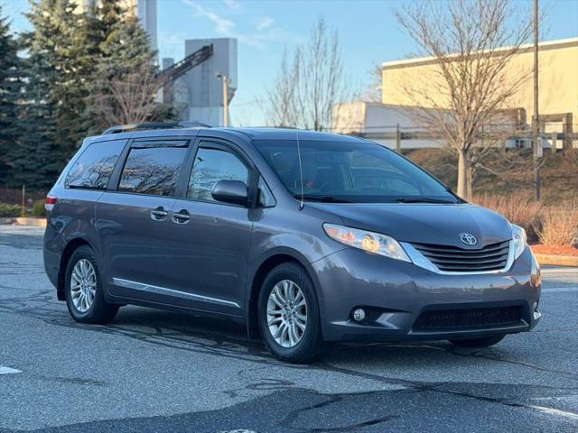 2011 Toyota Sienna XLE V6