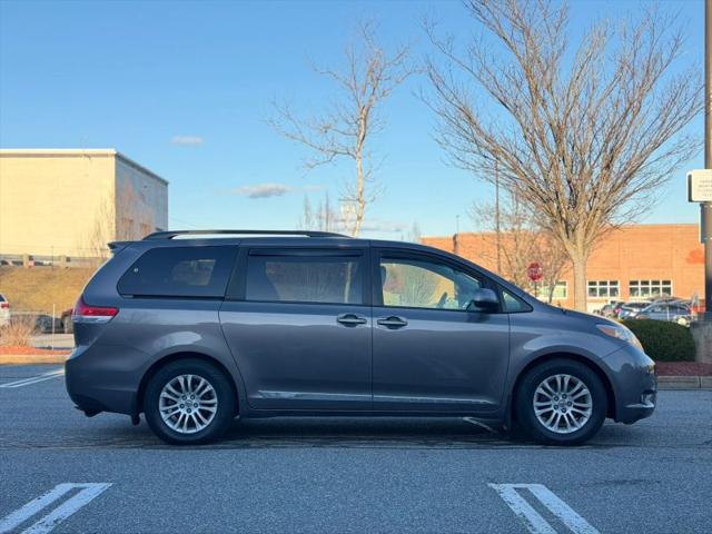 2011 Toyota Sienna XLE V6