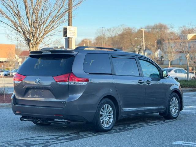 2011 Toyota Sienna XLE V6