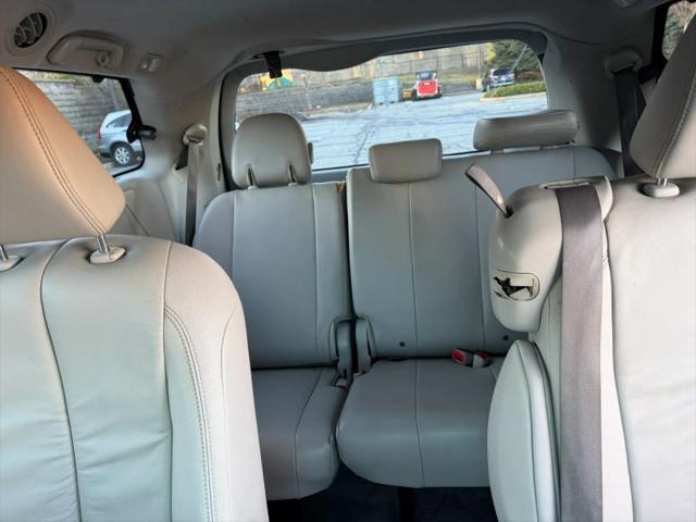 2011 Toyota Sienna XLE V6