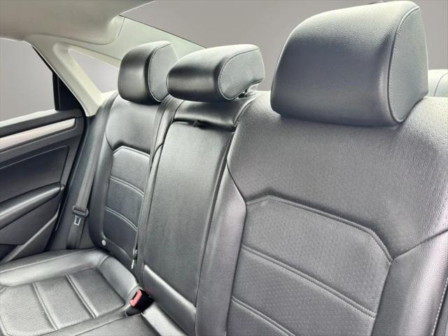 2014 Volkswagen Passat 1.8T Wolfsburg Edition