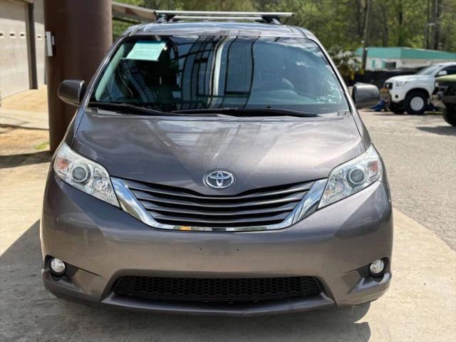 2017 Toyota Sienna XLE 7 Passenger