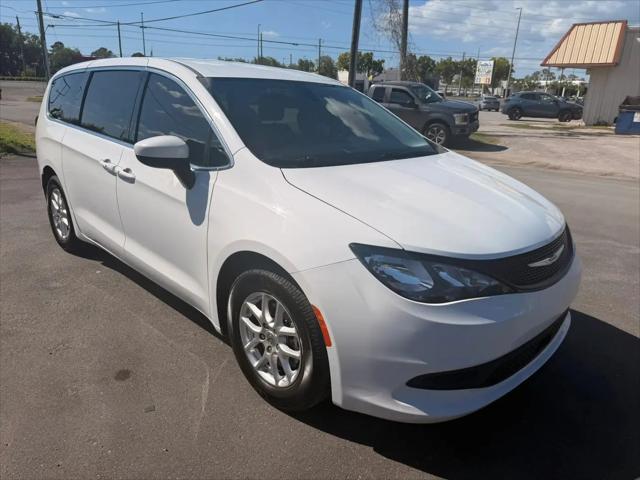 2022 Chrysler Voyager LX