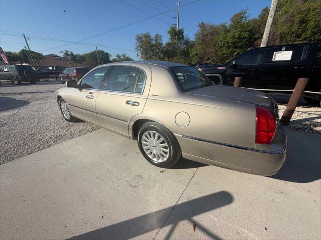 2003 Lincoln Town Car Signature