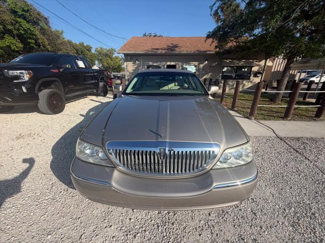 2003 Lincoln Town Car Signature