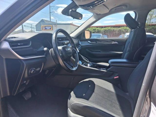 2022 Jeep Grand Cherokee L Laredo 4x4
