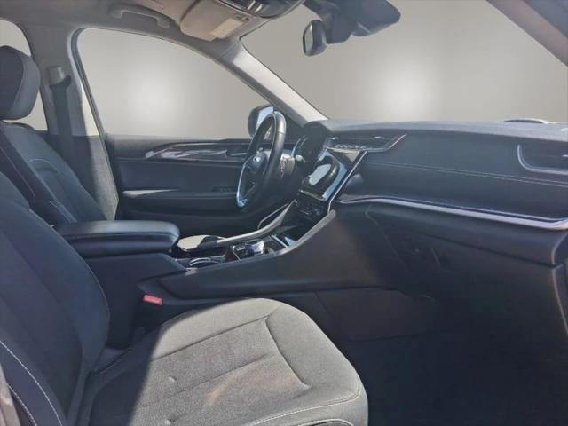 2022 Jeep Grand Cherokee L Laredo 4x4