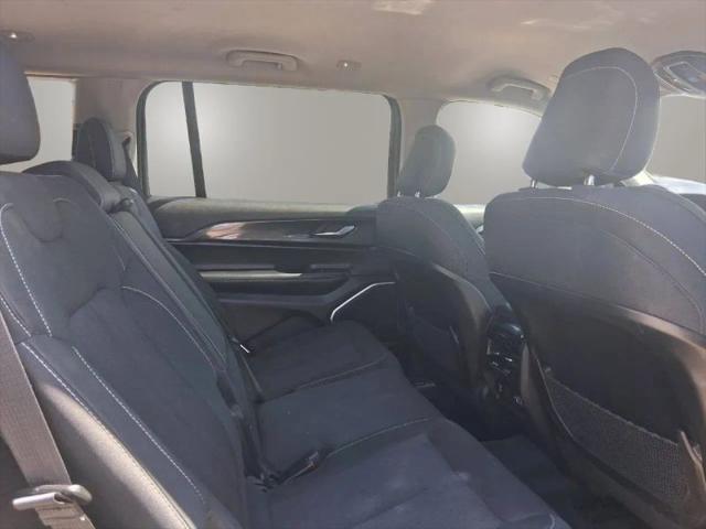 2022 Jeep Grand Cherokee L Laredo 4x4