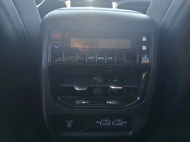 2022 Jeep Grand Cherokee L Laredo 4x4